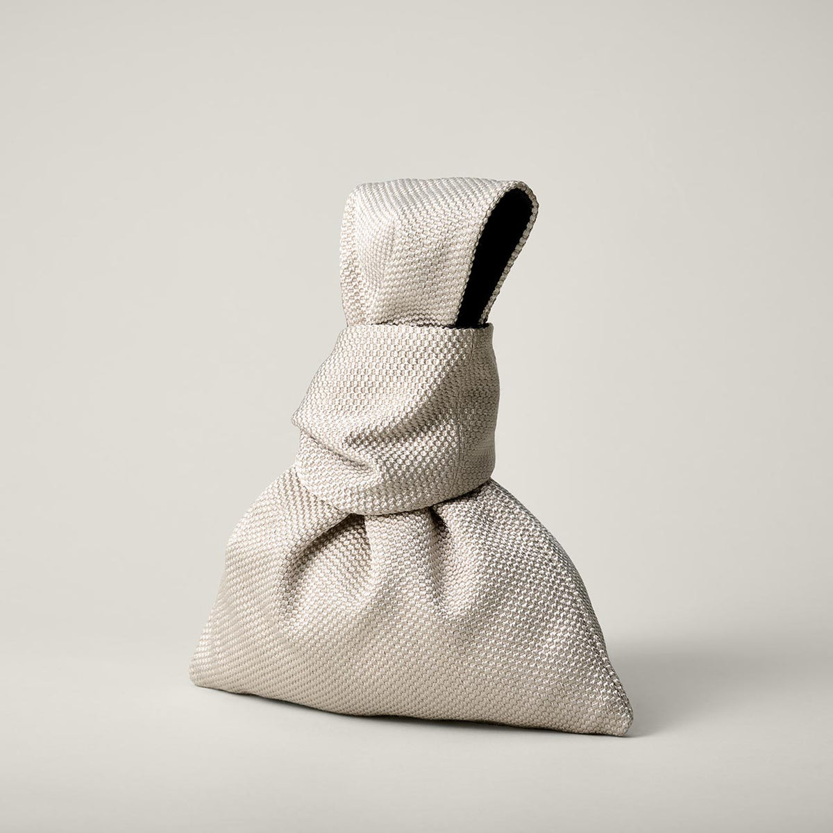 ETRE TOKYO　HAND KNIT BAG & POUCH Sustainably Chic: Atacz Knit Handbags, Ethically Designed